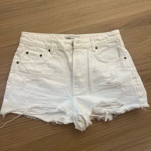 Size 6 white Zara denim shorts